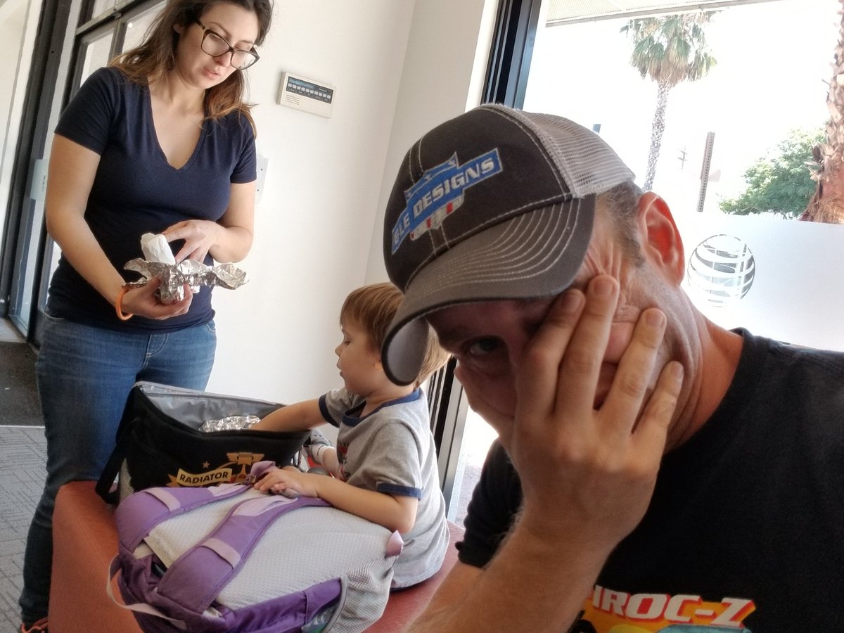 MarkADeLisle's tweet photo. @ATTCares Good thing we brought lunch... https://t.co/4Fr34dOkJk