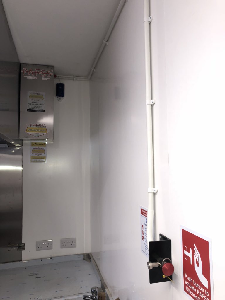 ABCFirePro1's tweet photo. Yet another #KitchenGuard Fire Suppression System Installation Completed = #happycustomer #peaceofmind , Good job Guys #PAFSS #KitchenGuard #fireprotection #catering #kitchendesign #Jactone #abcfirepro1 https://t.co/1umkuRdesb