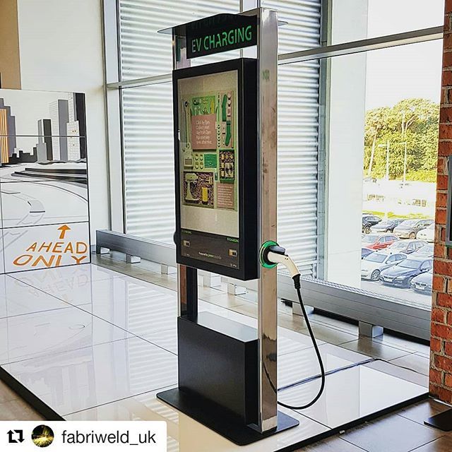 PMVmounts's tweet photo. #Repost @fabriweld_uk
・・・
Bespoke digital advertising kiosk combined with #EV charging concept #techexposed18 #midwich #ukmanufacturing #bespoke https://t.co/3eYvidMrcr https://t.co/5Icpj72xVL