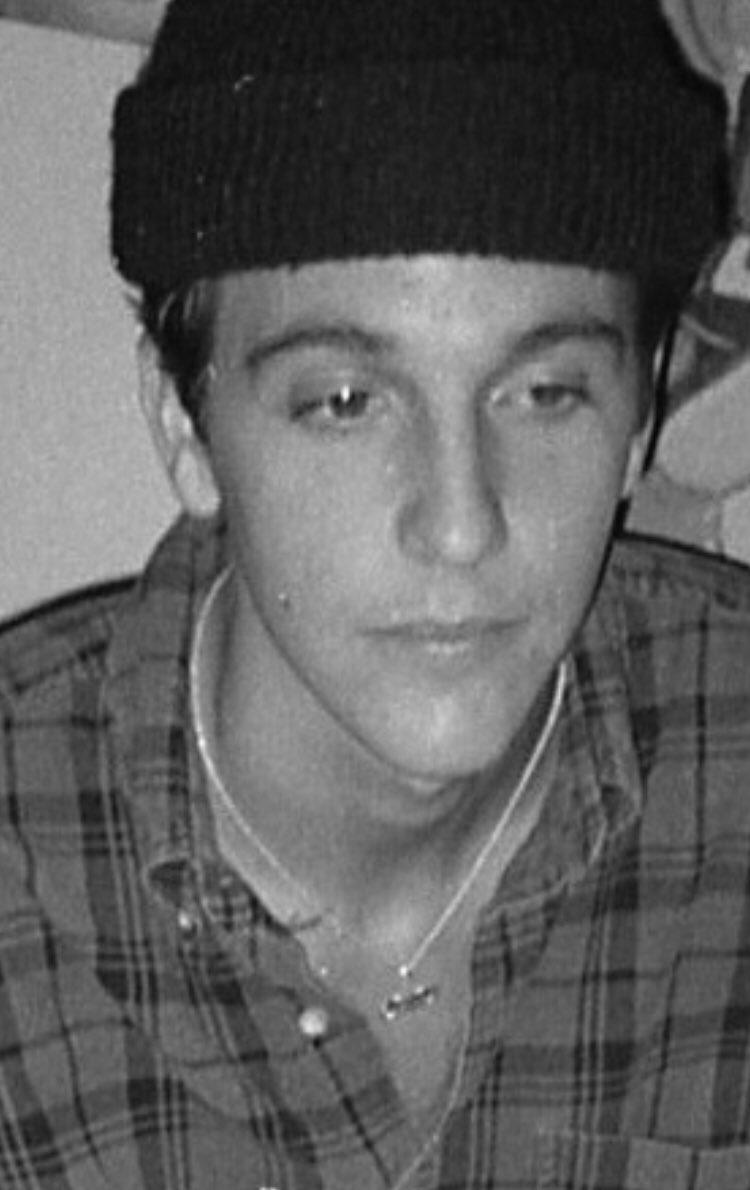 rolemodel's tweet photo. tf is wrong with me https://t.co/MnQksJqtcw