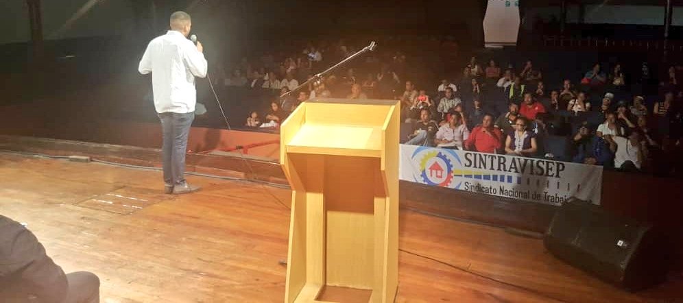 SBolipasajeros's tweet photo. Con el mayor compromisos  la .@JObreraCBST desarrollo Congreso Constituyente con el firme propósito de avanzar en el desarrollo de políticas en defensa del programa de recuperación económica promovido por el presidente Obrero @NicolasMaduro #ClaseObreraResteadaConMaduro @ANC_ve https://t.co/uGmVoX8QZO