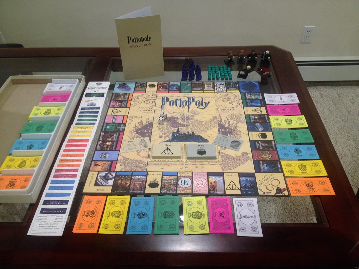 Harry_Potter_TM's tweet image. Comparte este tweet si quieres un Monopoly de Harry Potter.