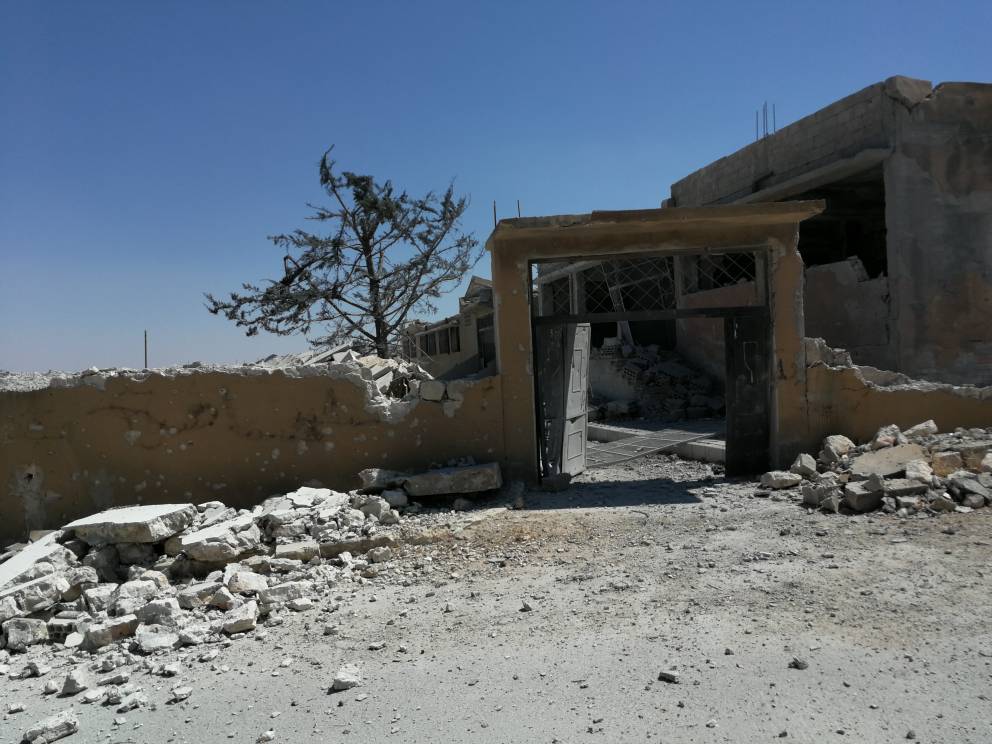 lola_kenette's tweet photo. .@EUatUN, The #Syria|n regime destroyed a #WhiteHelmets center in #Altmanah #Idlib. Hospitals too. PEople will be forced to LEAVE OR DIE, but there is NOWHERE TO GO. #Outrage4Idlib https://t.co/kxiYil0vSA
