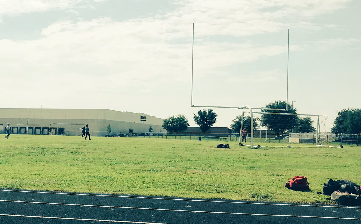 MerricRentzel's tweet photo. First day of soccer club was a success! #TodayatLHSK https://t.co/GJgnVmyZCr