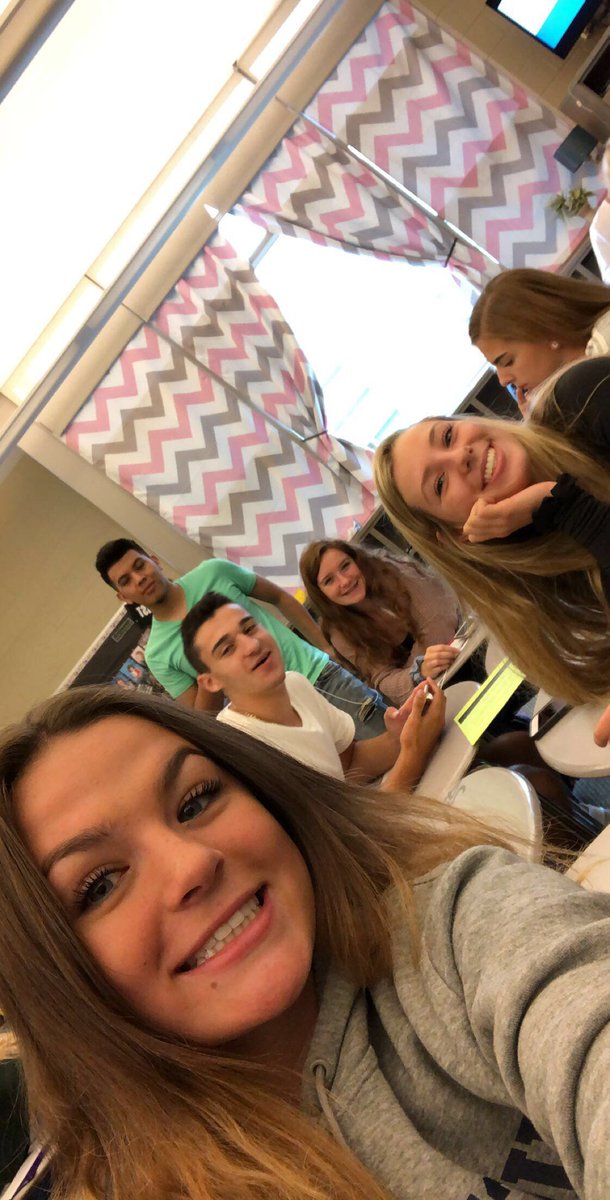 MrsLewSLEHS's tweet image. Back to School Selfies!