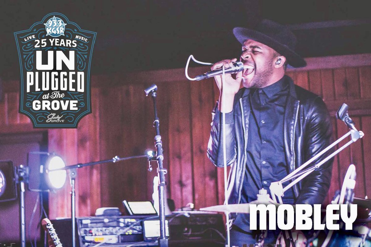TONIGHT at 8 pm! <a href="/mobleywho/">Mobley 🏴</a> is gonna make y’all #swoon at #unpluggedatthegrove with KGSR Austin.  💕 🎶