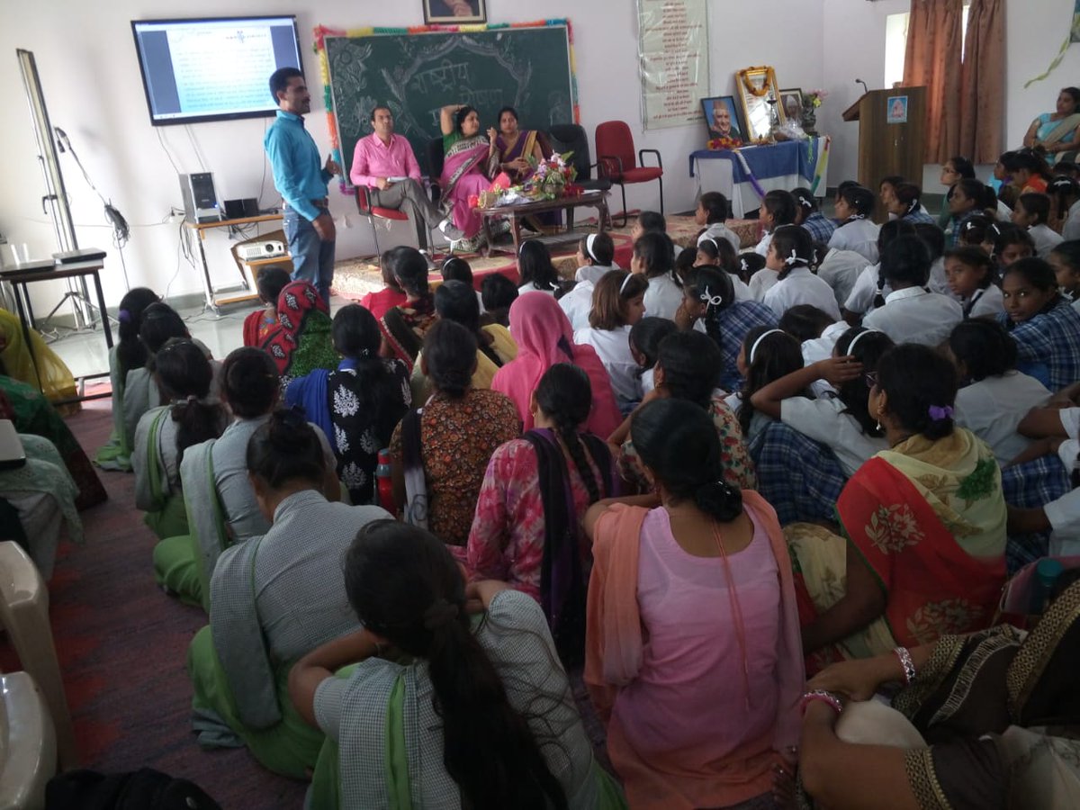 AjmerPmmvy's tweet photo. Matru Vandana Divas celebrate at Janardhan Rai Vidhyapeeth, Hatundi, Ajmer Dr. Anupma tailor, Deputy Director, WCD, Chaired the session #MyFirst #MatraVandanaSaptah
@PmmvyR @RajCMO @MinistryWCD @PMOIndia https://t.co/z3txfv9caE