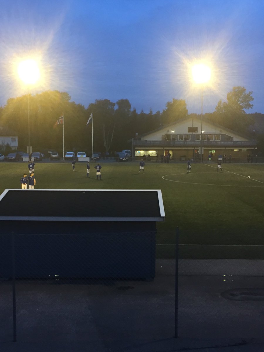 Breddefotball og flomlys! 😍 Sparta vs Askim i <a href="/amedialigaen/">Amedialigaen</a>