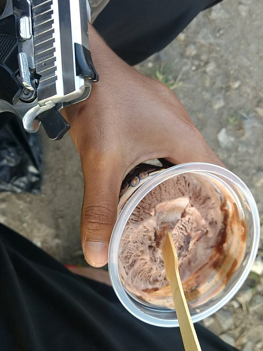 PTzadaaaaA's tweet photo. 🍨🤤 https://t.co/LZHVMuvA1Y