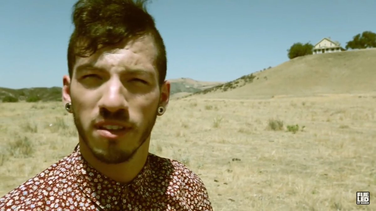 odetotylerjosh's tweet photo. Can you believe 5 years later and Josh is still trying to tell us they are filming on Will Smith’s property @joshuadun @tylerrjoseph @twentyonepilots https://t.co/WAIvB6pDnJ