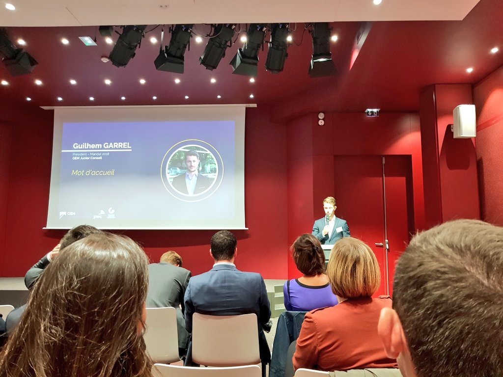 PierrickLal's tweet photo. Très belle soirée organisé par @GEM_JC pour leur réseau des anciens ! 

Les #alumni sont une force sur laquelle les #JuniorEntreprises peuvent et doivent s'appuyer. 

Les Junior-Entrepreneurs portent aujourd'hui les valeurs du mouvement dans le monde professionnel ! #WeAreJE https://t.co/BcRDL4rtae