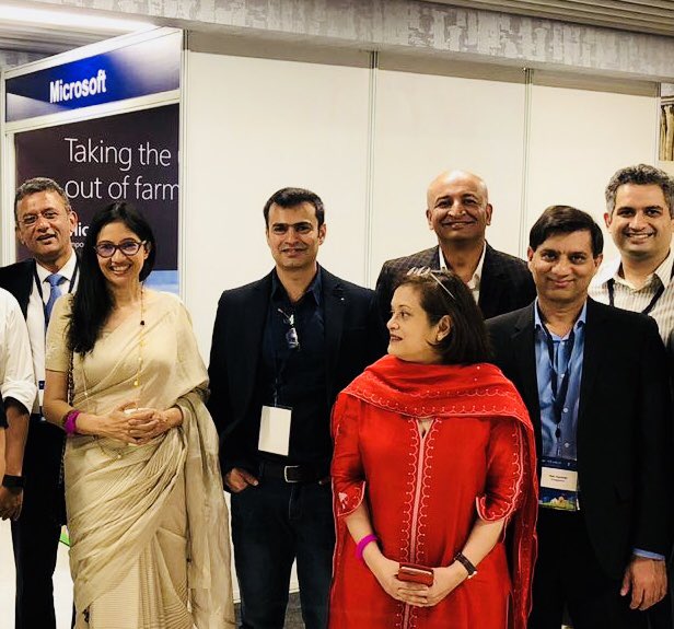 ashishkashyap's tweet photo. Tremendous talent that is truly making in India. Congratulations to @NITIAayog for creating a powerful platform : #MoveHack2018 Enjoyed participating as a super jury and working with some vibrant industry colleagues @rnivruti @debjani_ghosh_ #gautamsinha #Sameer #Prashant https://t.co/VpUOsIGdTM