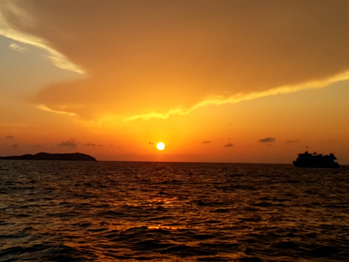 whiteisleibiza's tweet photo. Fabulous trip on @ChilliPepperibz for sunset. Great swim spots and the sunset was amazing.

#sunset #ibiza #ibiza2018 #lovelifeloveibiza https://t.co/FOjvQho6IH