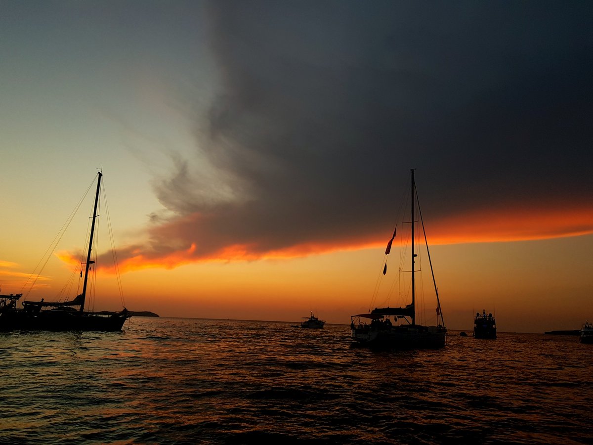 whiteisleibiza's tweet photo. Fabulous trip on @ChilliPepperibz for sunset. Great swim spots and the sunset was amazing.

#sunset #ibiza #ibiza2018 #lovelifeloveibiza https://t.co/FOjvQho6IH