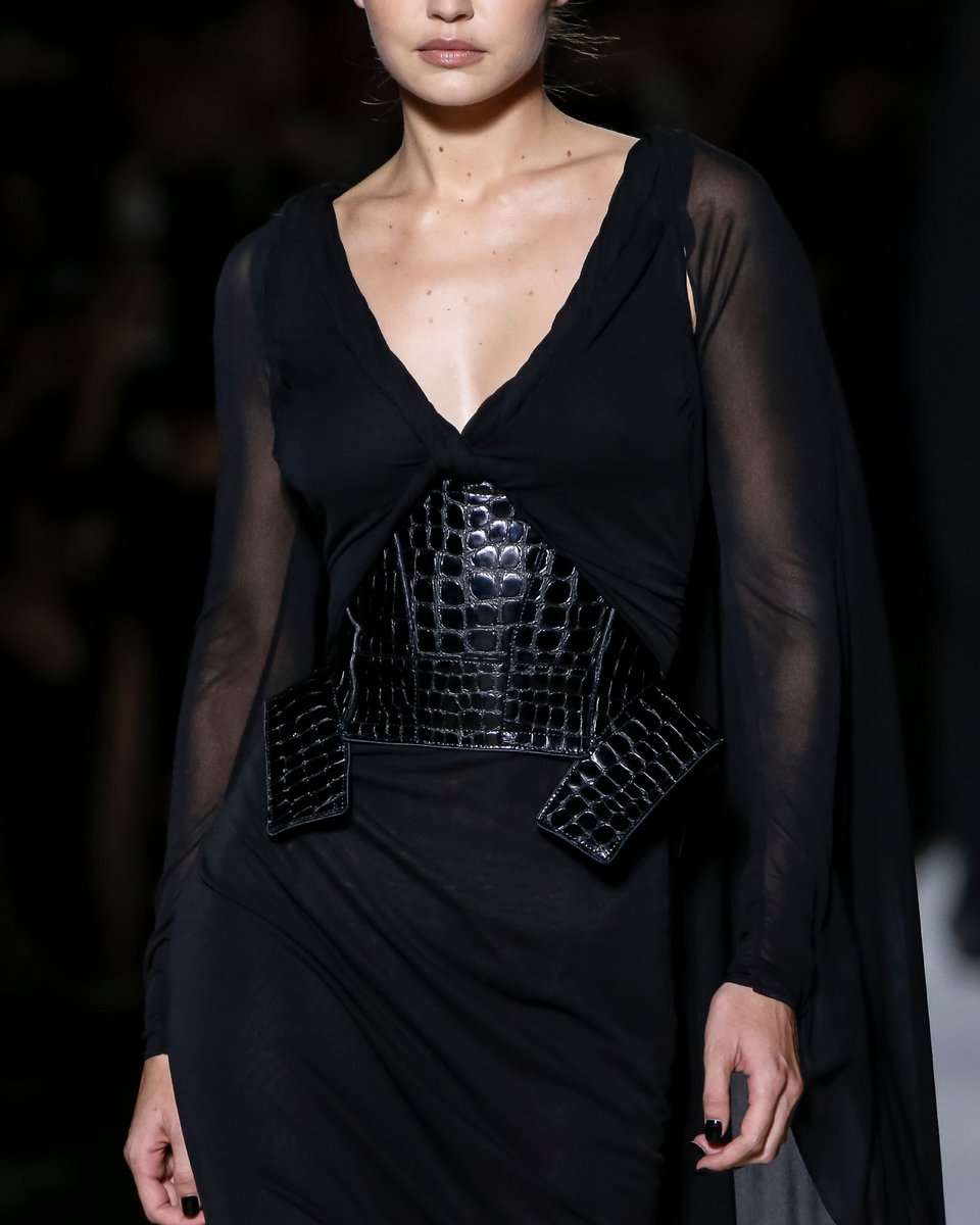 TOMFORD's tweet photo. The stunning closing look from the TOM FORD SS19 Show. 
#TOMFORD #TOMFORDSS19 #NYFW https://t.co/tS57ky88bw