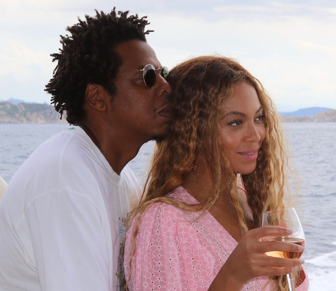 BeyLegion's tweet photo. Beyoncé &amp; JAY-Z celebrating her 37th birthday in Italy 💗 https://t.co/8cpbar4q83