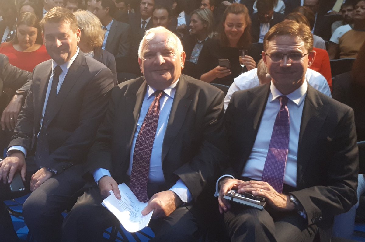 MinjaTimperi's tweet photo. An evening filled with extremely strong value speeches by @JosephDaul, @jyrkikatainen and @DaraMurphyEPP! Merci messieurs! We believe the future is bright! 🇪🇺 #EPPtalks #StGery @EPP https://t.co/XfqU09bhRA
