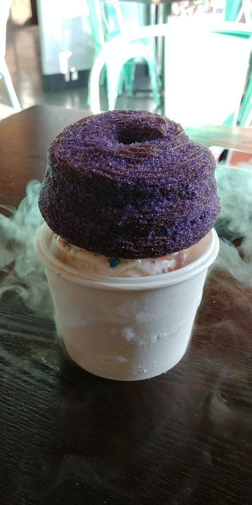 Nitrolado1's tweet photo. Spend your day @nitrolado eating your ice cream with churro and reading your favorite book while you're at it.
#NationalReadABookDay #Nitrolado #IceCreamwithChurro https://t.co/6av2j7Py9Z