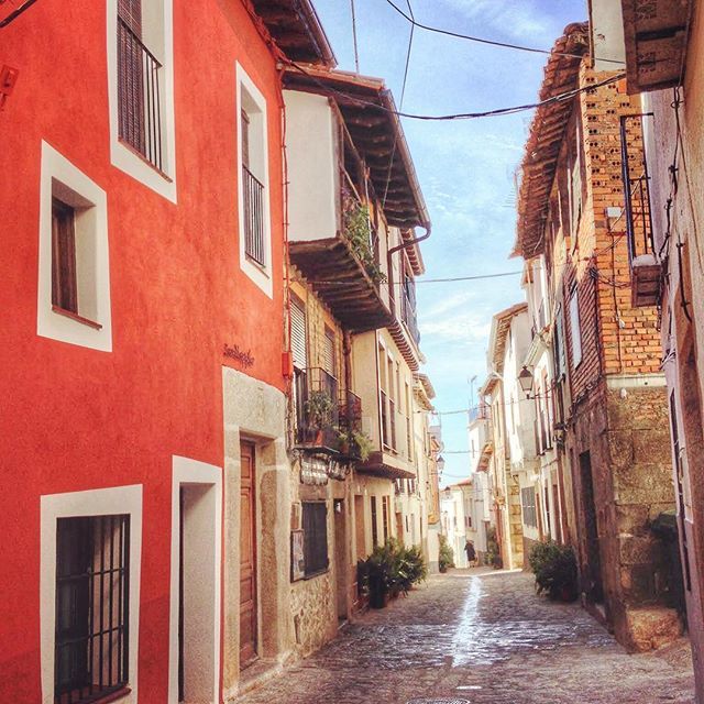 LaCasaDePasaron's tweet photo. Paseando por Pasaron De la Vera ... buenas tardes 😊 #hotelrurallacasadepasaron #igersspain #igersextremadura #rural #extremadura #lavera #verateando #vacacionesslow🐌 #escapadaslow🐌 https://t.co/yG4mZpoJ8y