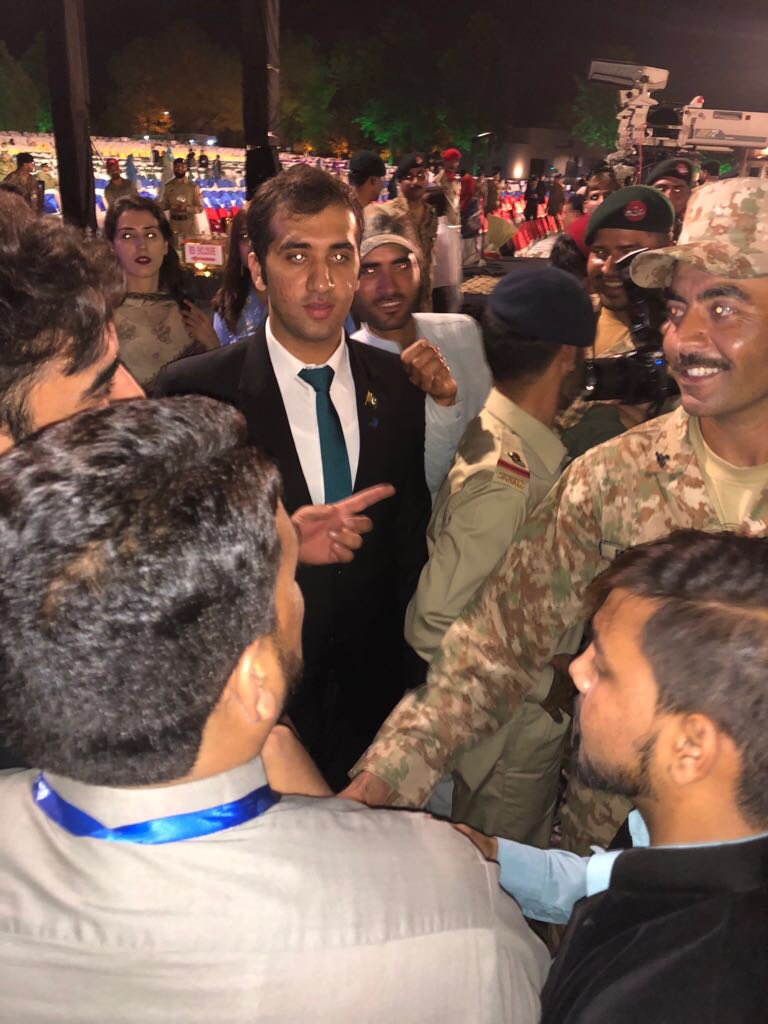 TeamBilawal_'s tweet photo. چیئرمین بلاول بھٹو زرداری
کی جی ایچ کیو راولپنڈی میں 6 ستمبر یومِ دفاع کی تقریب میں شرکت
#6September2018
#DefenceDay
#pppp
#PPP
#TeamBilawal https://t.co/8q8hD3ApIO