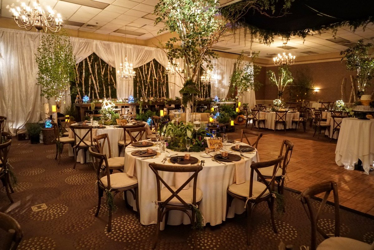 PPPalaceRentals's tweet photo. X Back Chairs, Linens & Harvest Tables for Wedding Reception with LeFleur Floral Design & Events, Inc. 6.16.18 @ Bloomington DoubleTree Hotel and Conference Center!! #PalaceEvents #Xbackchairs #Linens #HarvestTables #Wedding #Weddingreception #FloralDesign #BloomingtonIL #DT https://t.co/Zcv4n6pyCu
