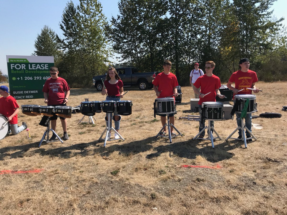 Thanks drumline for supporting our teachers! #ISupportPuyallupTeachers <a href="/JakeERJaguar1/">Jake T. Jaguar</a>