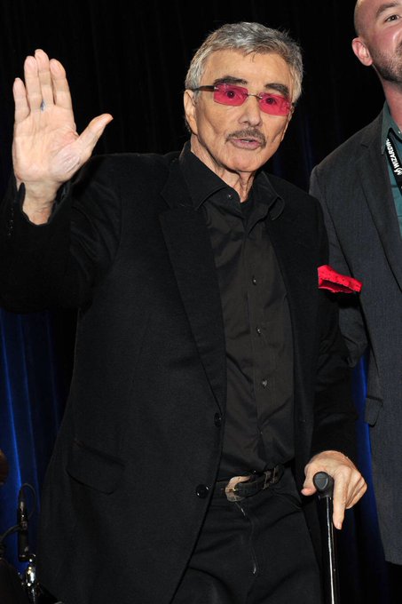 View image on Twitter