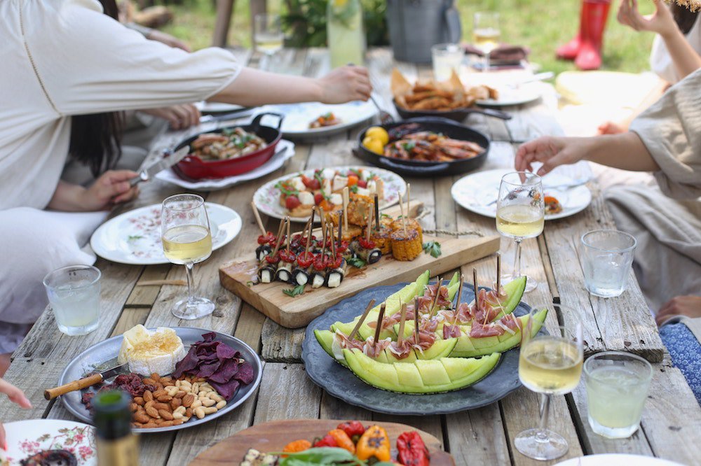 LondonDrugs's tweet photo. Sure, the kids are back in school. But there's always time for another BBQ or two before the summer ends, right? https://t.co/K59pVrSHVB #makesummerlast https://t.co/VTpE5UMq3S