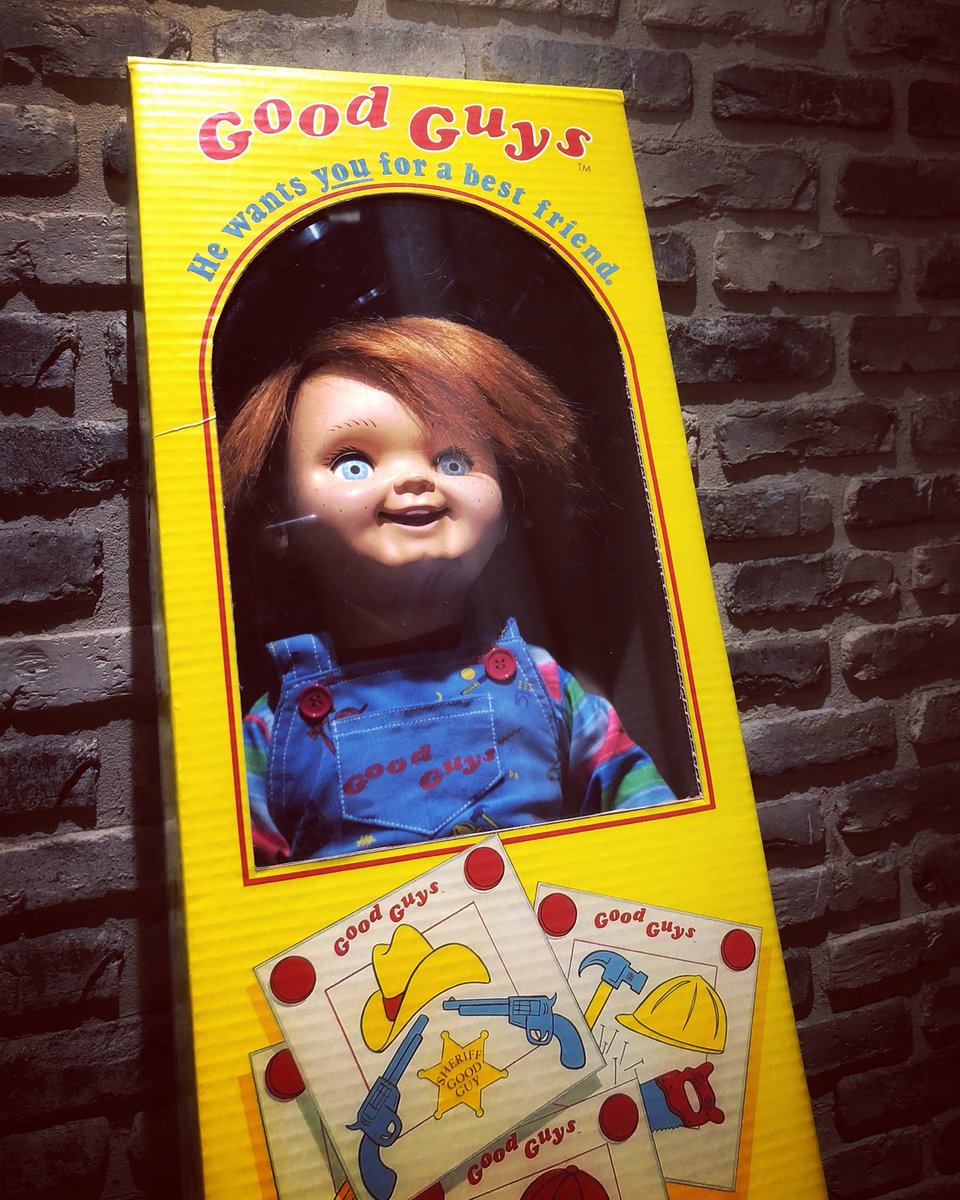 robert_star13's tweet photo. @livindeadxdoll You sure cuz here he is at his shop and here he is at my home. Same doll https://t.co/YrfsGzEUqm