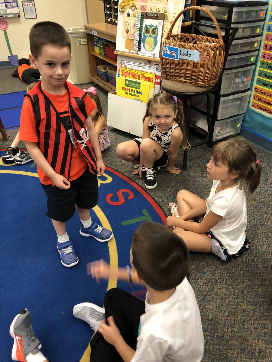 JRobinsonKinder's tweet image. We shared a little bit about ourselves! #GreatListeners #AboutMe #FirstDayofK