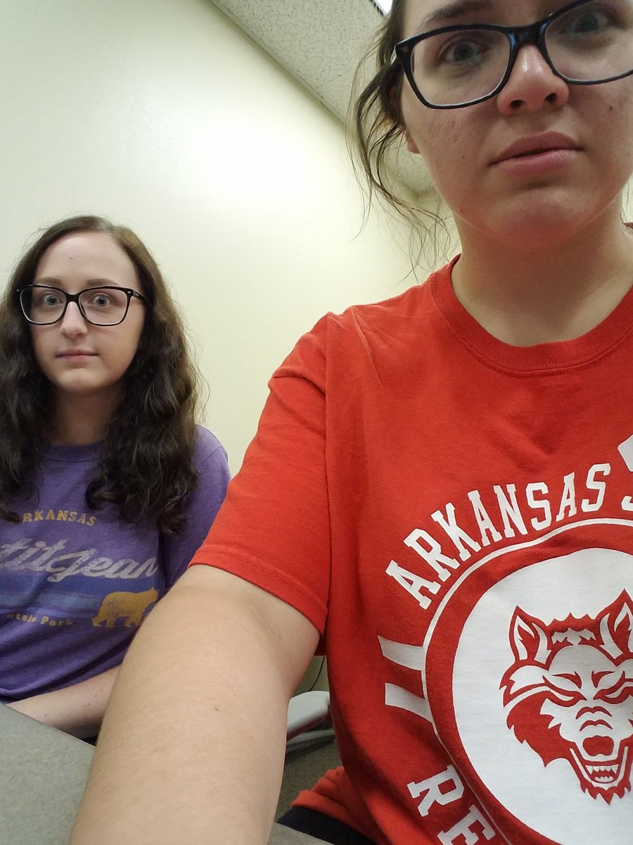 EmilyCIsHere's tweet photo. We rely on the AP Stylebook! #mrtstn https://t.co/ixn9mW1Lg6