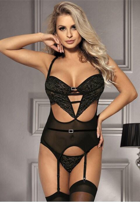 -What’s there to hide🤗 end of summer 😎beginning of fall 🍂style. Shop Now for this 3 piece available link in bio #sexylingeries #confidenceiskey🔑 #lovelylingerie #internationalshippingavailable #lingerieloveres #lingeriefashionnight #endofsummersale #shopnow🛍