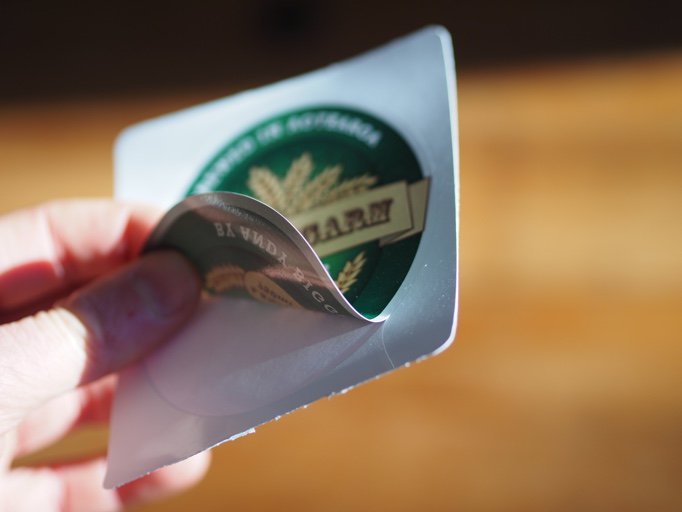 beerlabelizer's tweet image. Order your sweet label designs direct from beerlabelizer.com 🎉 They're vinyl and printed with eco-solvent ink, so they're waterproof and you don't have to worry about the fridge and dishwasher. #beerlabels