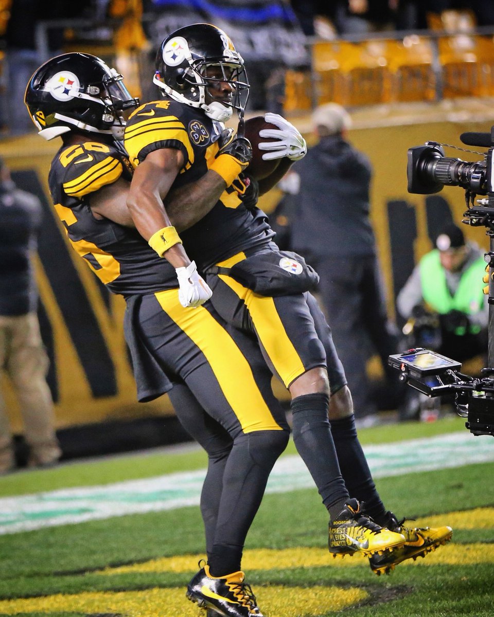 We all we got, we all we need. Ready to roll whenever you get back with us, family ✊🏿 <a href="/LeVeonBell/">Le'Veon Bell</a>