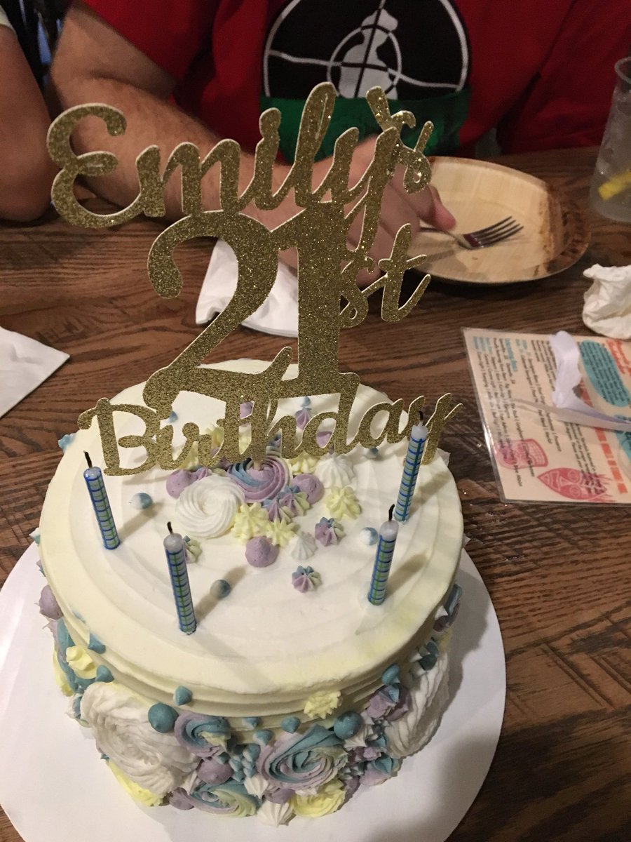 luvthepenz's tweet photo. Thank you @ShopSunnyBridge for the delicious and beautiful birthday cake! Baker Sam is amazing! https://t.co/yfVMvzSyHm