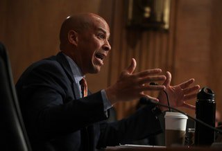 Mkts2day's tweet photo. ▶︎#SenCornyn Chaired #Hearings & Told #SenCoreyBOOKER
▶︎"IF U DARE RELEASE #GOP SECRET #DOCS ON #KAVANAUGH➖
➖▶︎YOU WILL BE EXPELLED From #SENATE😳
🔥#SenCOREY BOOKER SAYS➖▶︎ 🔥BRING IT 😡
BOOKER Will Release ALL DOCUMENTS
FXCK YOU #GOP
1 #SPINE➔Found in #DC https://t.co/ogqxecdMJ8