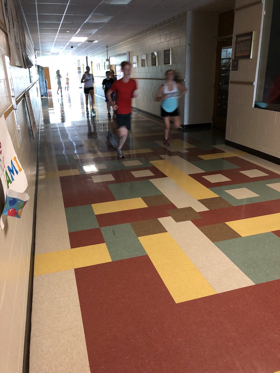 RossRamsXC's tweet image. Lightning is not going to keep this team from getting their run on!! We find room to do square 400’s!! #RossXC #gettingitdone #400s #nodaysoff #wemeanbusiness