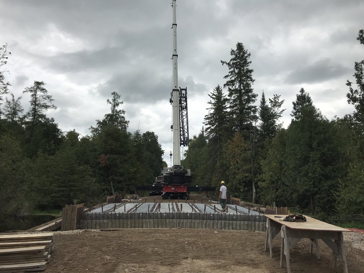 WGKellyConst's tweet photo. We set the precast girders today in Erin. It’s starting to look like a bridge. https://t.co/lkSTiWHDxj