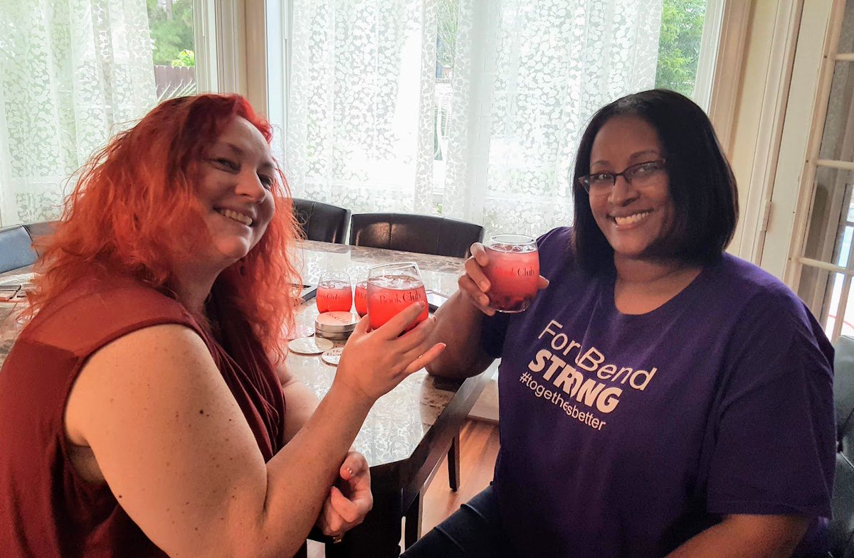 MidlifetoMax's tweet photo. It's time to grab a drink, the dishes can wait! There are @FandemicTour tickets to be won! What's your drink of choice while enjoying a #TwitterParty? #FandemicHouston #FandemicPartner
15 minutes and counting. Then it's time for some preview and prizes! https://t.co/cLF5vHy0iw