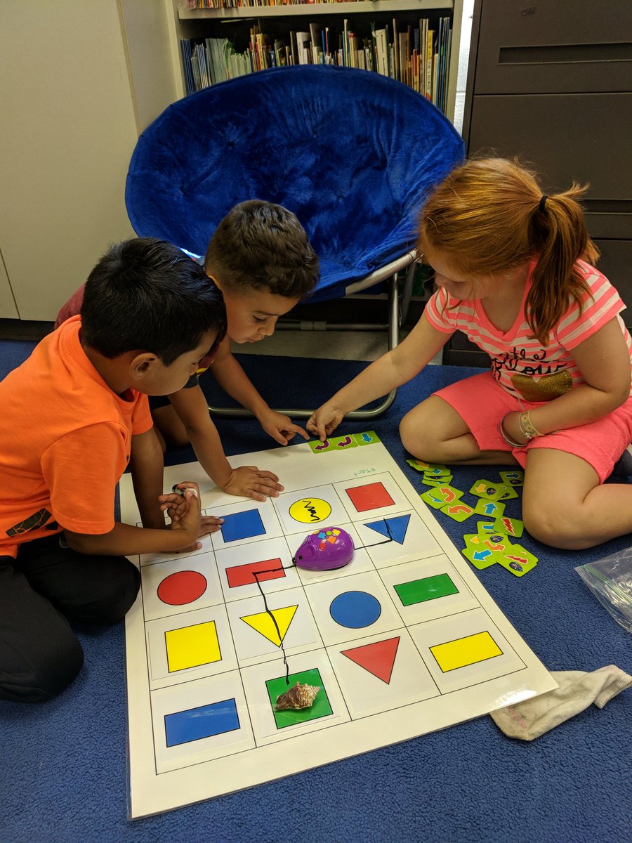adcockhome's tweet image. @Poca_ES 1stgrdrs planning together to code their robot mouse to get to the beach! They had to avoid the waves to succeed! #EarlyCoding #ThirdDayofSchool