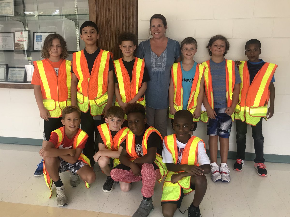 Keeping the school safe! #safetypatrol #DRESpride