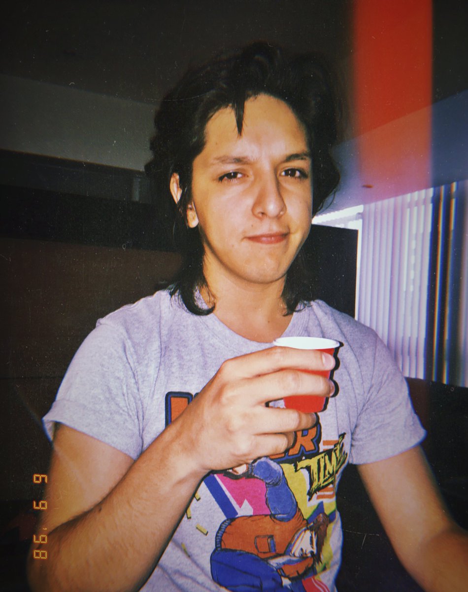 BetoRulz's tweet photo. Estoy muy emocionado, amigos. Se vienen nuevos videos, nuevos proyectos y muchas cosas. Salud. 🔥

📸: @alexjuxx 

#HoverTime 

https://t.co/AqmAnUWPUs https://t.co/fHyYVXFFCj