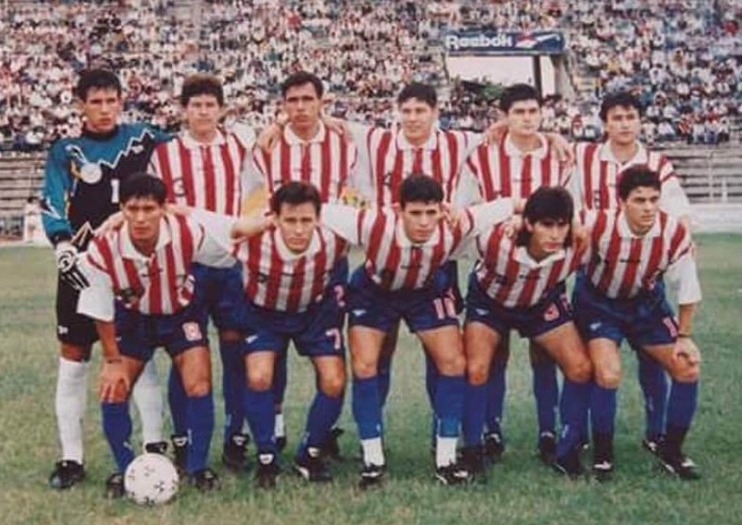 Muchas caras conocidas con muchos años menos! Que linda es nuestra camiseta! 🔴⚪🔴⚪🔴