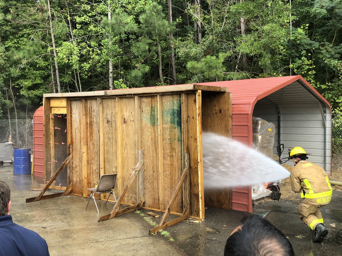 FSRI_org's tweet photo. Teaching continues at the @UL_FSRI Fire Dynamics Boot Camp @cobbcountyfire.   Connecting the dots from the classroom to the fire ground.  Boot camp sponsored by @1stresponderctr with support from @FEMAGrants. https://t.co/qFax7kq8Hp