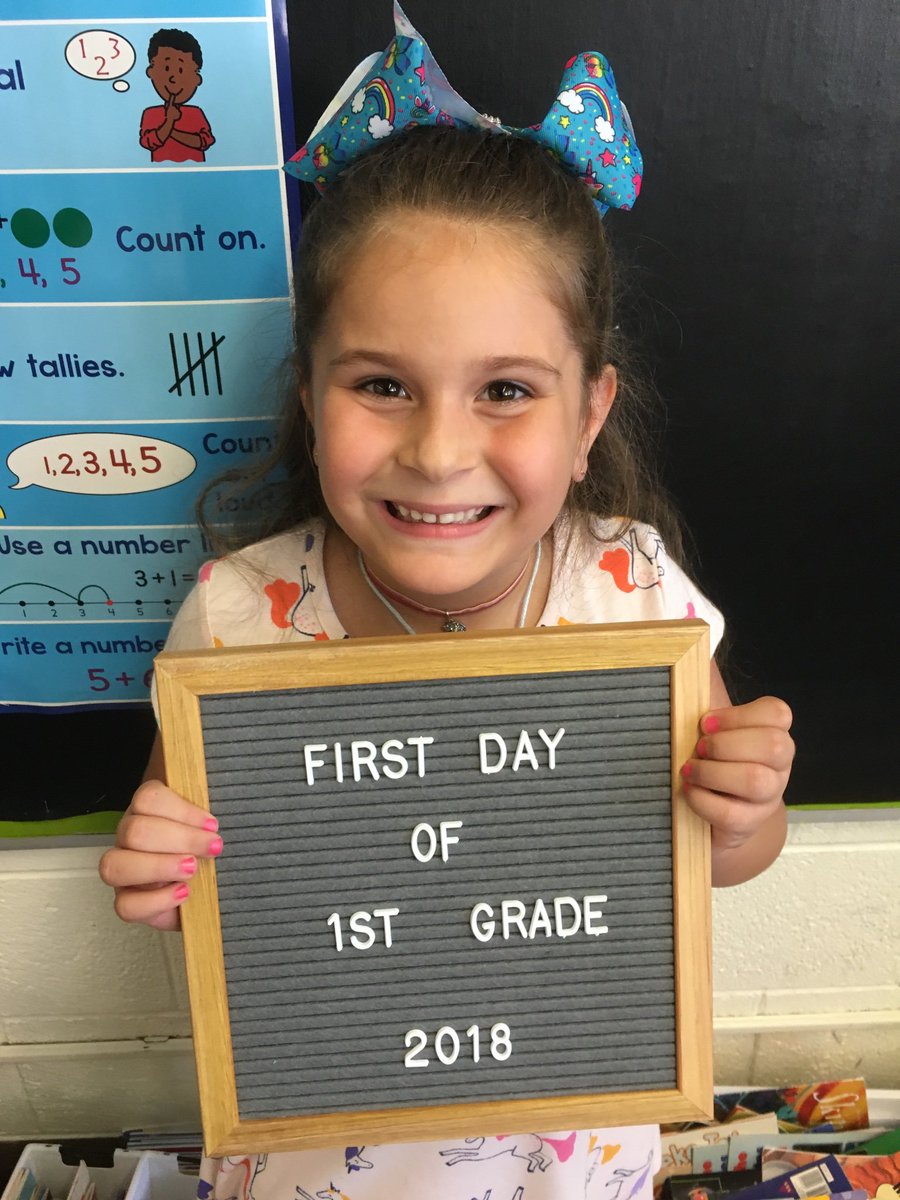 hannahyoskovich's tweet photo. We’ve been working hard all week on building relationships with each other and routines. Today we worked on sharing while we explored our math tools! #iteachfirst #hillcrestk4 @HillcrestElem https://t.co/gmruU4KOZI