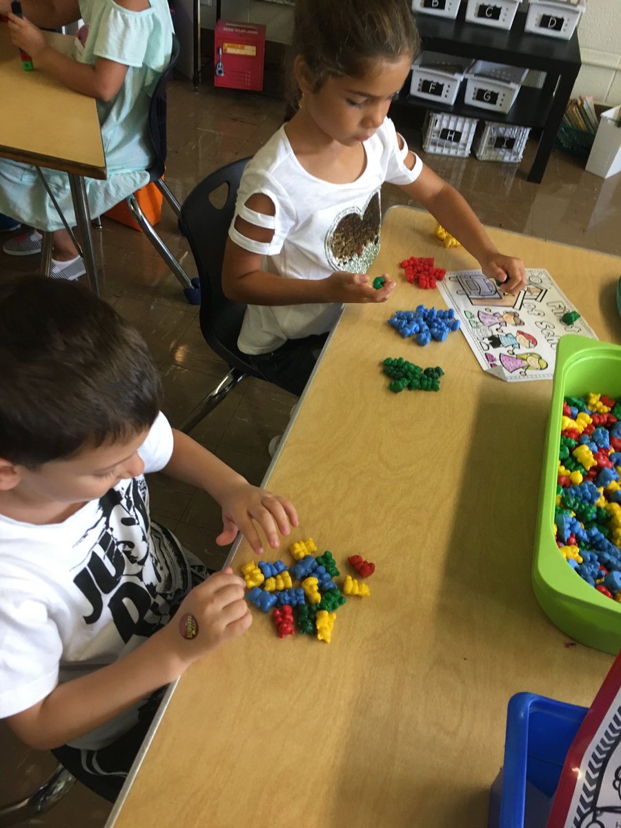 hannahyoskovich's tweet photo. We’ve been working hard all week on building relationships with each other and routines. Today we worked on sharing while we explored our math tools! #iteachfirst #hillcrestk4 @HillcrestElem https://t.co/gmruU4KOZI