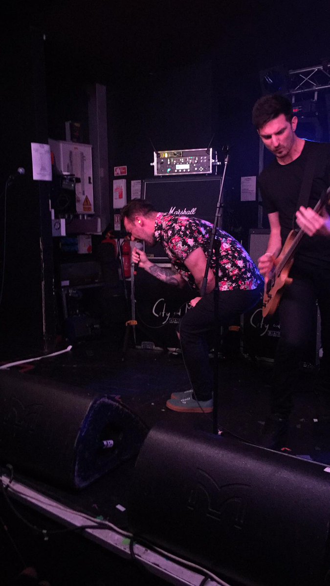 DeadsetDreamUK tweet picture