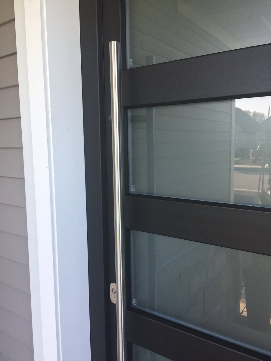 Helt_world's tweet photo. We are excited to announce that HELT now builds  modern vinyl entrance doors for your home 🏡 

#frontdoor #moderndesign #contemporarydesign #energyefficient #interiordesign #architecture #CustomBuild #germanengineering https://t.co/PbAZjH3pzp