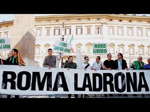 pasquino2000's tweet photo. A SPUTÀ PER ARIA TE RICASCA ‘N FACCIA

#LegaLadrona #salvinimmerda https://t.co/iggBWkMDVc