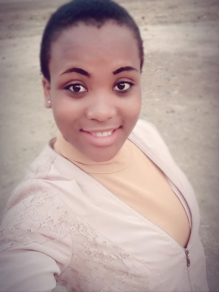 Refiloe58218869's tweet photo. Please retweet and follow me I follow back https://t.co/wro4s26XJ4